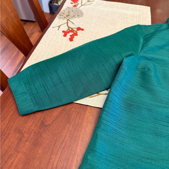 Crown & Ivy Hunter Green Top, Size Small
CHIC HOLIDAY ATTIRE!!! - Picture 8 of 12